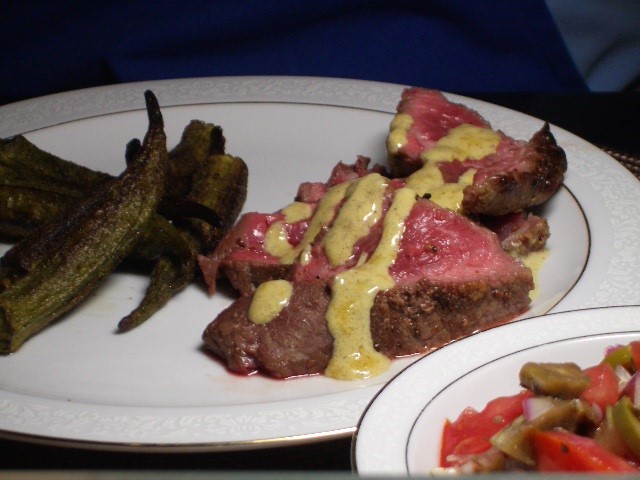 SIRLOIN STEAKS SMOTHERED WITH WHITE CREAM SAUCE