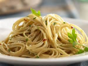 Spaghetti with Garlic and Oil - Salado Favorites!